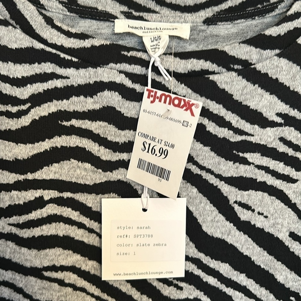 Women’s brand new zebra long sleeve top size large - Picture 3 of 5